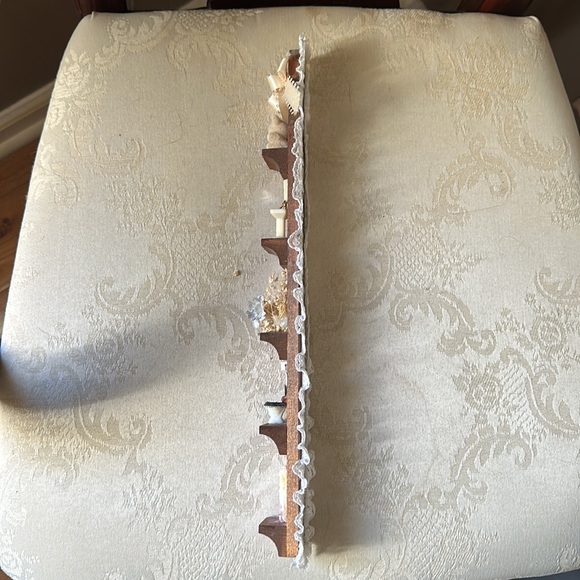 Adorable 1970s retro handmade wooden miniature shelf perfect for a bathroom - Picture 3 of 11